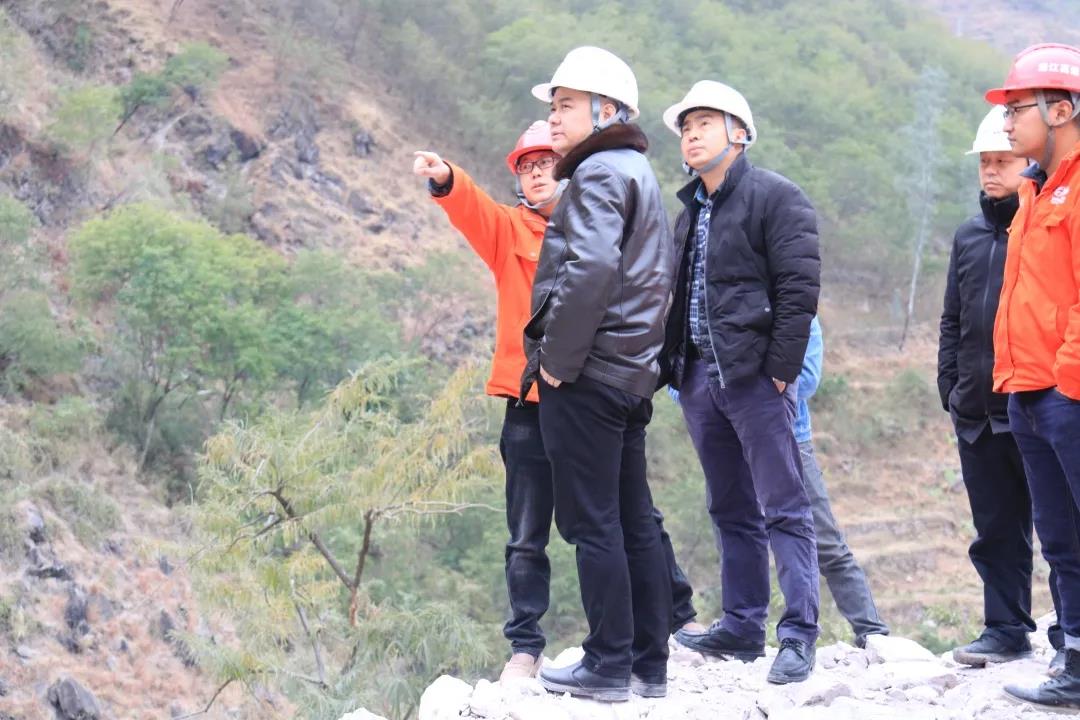 川交路橋黨委委員、董事、總工程師汪碧云赴沿江高速金寧段ZCB1-5項目檢查指導(dǎo)工作
