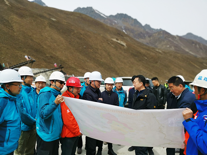 甘孜州委委員、常委、書記沈陽到九石路TJ3標(biāo)檢查指導(dǎo)工作